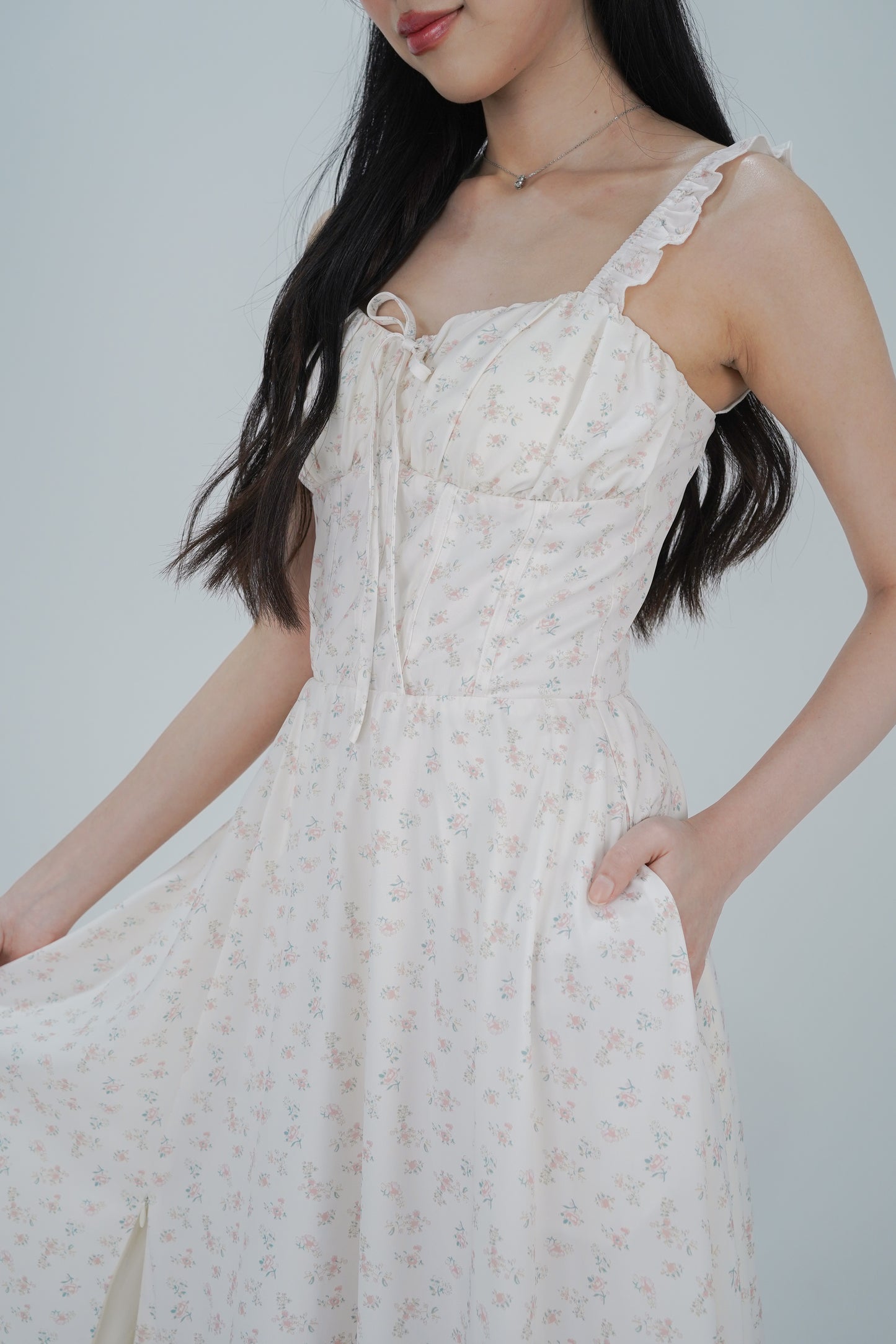 Darlia Padded Ruffle Sleeves Maxi Dress (White Floral)